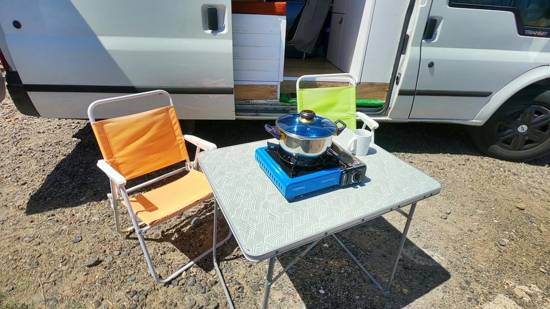 ホテル Descubre Tenerife En Furgoneta Camper ロス・アブリゴス スペイン